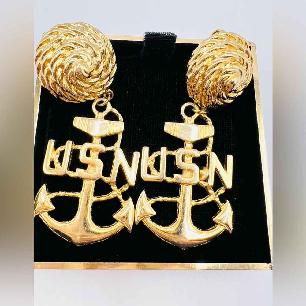 Vintage Gold Tone USN Navy Chief Petty Officer Rope & Anchor Clip On Earrings - Picture 3 of 6